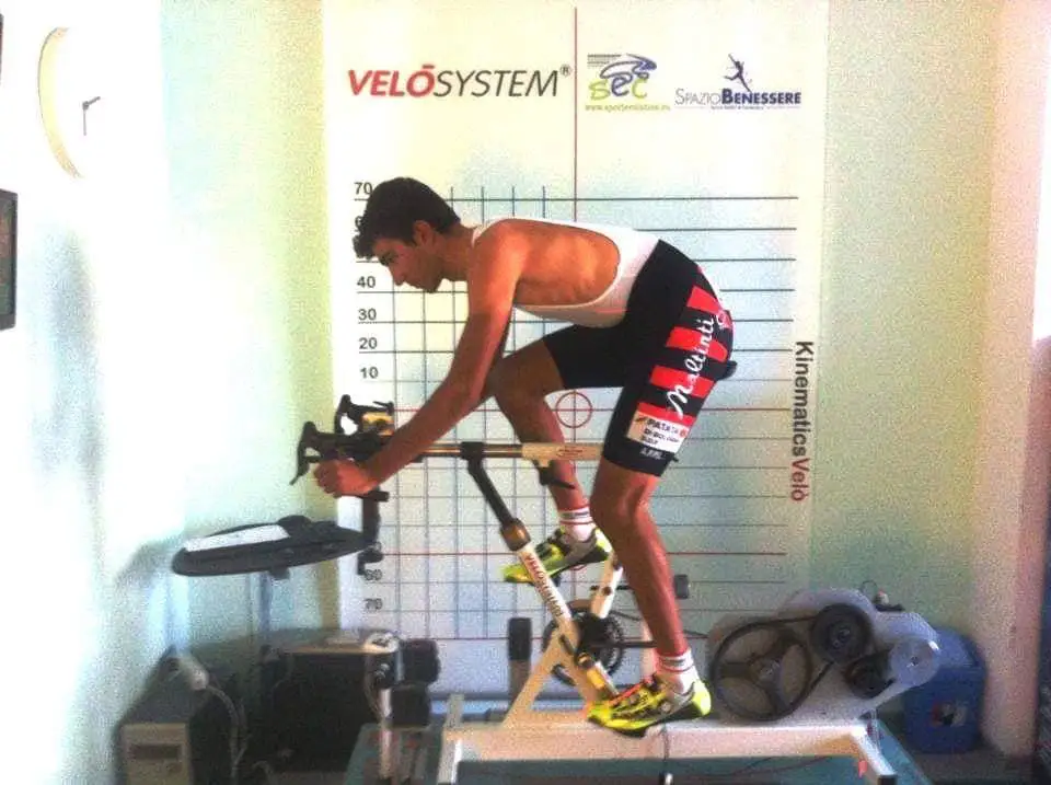 Ciclosimulatore per posizionamento dinamico ciclista